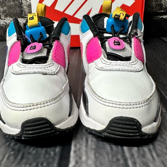 Nike Air Max 90 Toggle SE Kids 11.5c Casual Shoes DV1858 100 - Picture 8 of 13